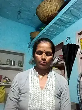 Snapshot of Mohni_cute chatting on 10/12/25, 11:17 Mohni cute online show from 10/12/25, 11:17