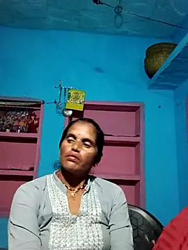 Snapshot of Mohni_cute chatting on 10/15/25, 12:35 Mohni cute online show from 10/15/25, 12:35