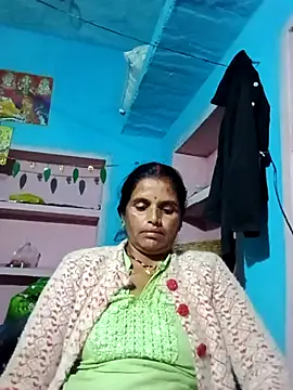 Snapshot of Mohni_cute chatting on 11/17/25, 04:22 Mohni cute online show from 11/17/25, 04:22
