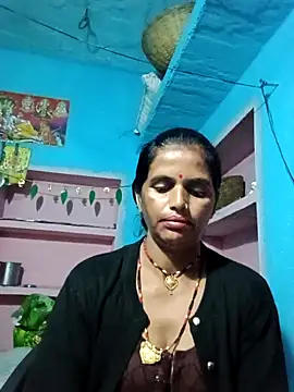 Snapshot of Mohni_cute chatting on 11/25/25, 01:17 Mohni cute online show from 11/25/25, 01:17