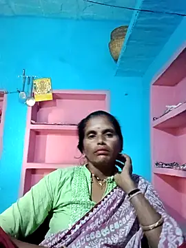 Snapshot of Mohni_cute chatting on 10/17/25, 02:04 Mohni cute online show from 10/17/25, 02:04