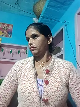 Snapshot of Mohni_cute chatting on 11/26/25, 01:49 Mohni cute online show from 11/26/25, 01:49