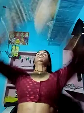 Snapshot of Mohni_cute chatting on 11/19/25, 12:43 Mohni cute online show from 11/19/25, 12:43