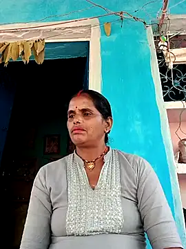 Snapshot of Mohni_cute chatting on 11/18/25, 07:44 Mohni cute online show from 11/18/25, 07:44