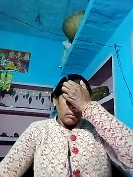 Snapshot of Mohni_cute chatting on 11/29/25, 01:55 Mohni cute online show from 11/29/25, 01:55