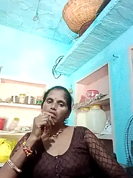Snapshot of Mohni_cute chatting on 10/08/25, 06:26 Mohni cute online show from 10/08/25, 06:26