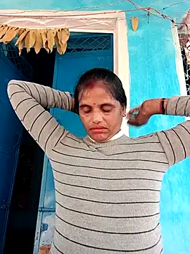 Snapshot of Mohni_cute chatting on 12/05/25, 07:18 Mohni cute online show from 12/05/25, 07:18