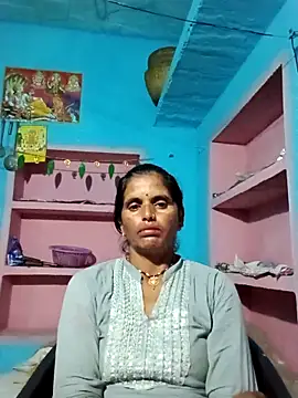 Snapshot of Mohni_cute chatting on 10/27/25, 01:12 Mohni cute online show from 10/27/25, 01:12