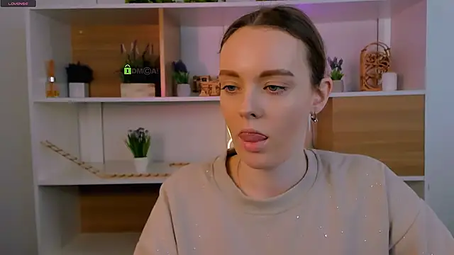 Snapshot of isla_dior chatting on 12/16/25, 07:34 isla dior online show from 12/16/25, 07:34