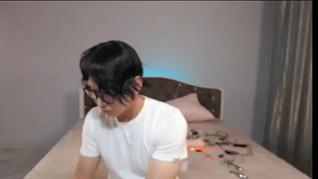 KaiChicken online show from 10/11/25, 02:56