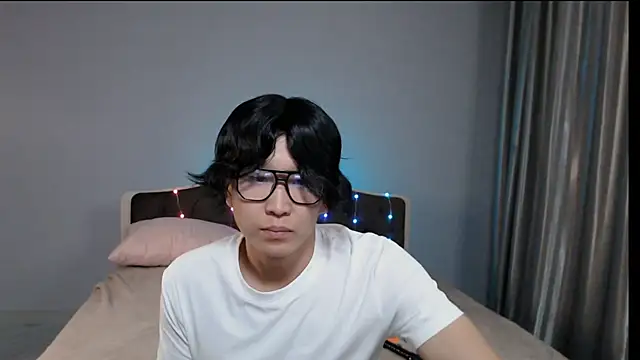 KaiChicken online show from 10/12/25, 02:24