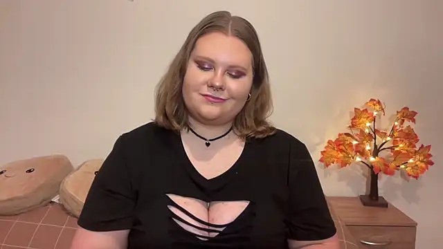 Snapshot of BriannaFlirty chatting on 11/15/25, 07:18 BriannaFlirty online show from 11/15/25, 07:18