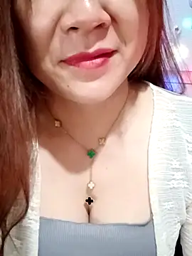 Snapshot of Moue-angel chatting on 10/17/25, 04:20 Moue-angel online show from 10/17/25, 04:20
