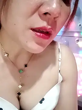 Snapshot of Moue-angel chatting on 10/17/25, 02:37 Moue-angel online show from 10/17/25, 02:37
