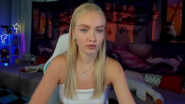 TessaGrays online show from 10/31/25, 11:18