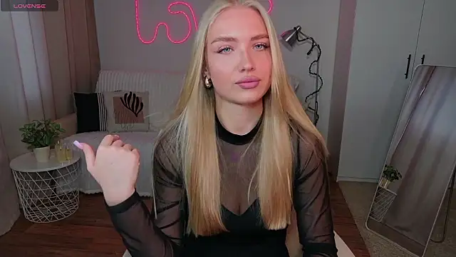 TessaGrays online show from 03/29/26, 08:49