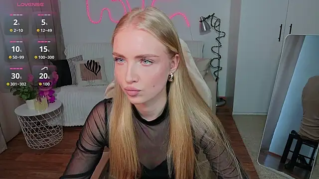 Snapshot of TessaGrays chatting on 05/06/26, 12:31 TessaGrays online show from 05/06/26, 12:31