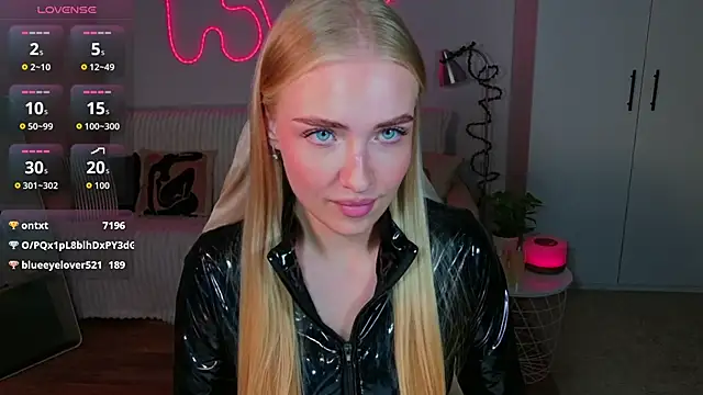 Snapshot of TessaGrays chatting on 05/31/26, 06:09 TessaGrays online show from 05/31/26, 06:09