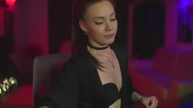 Snapshot of CandyStorm chatting on 12/16/25, 09:41 CandyStorm online show from 12/16/25, 09:41