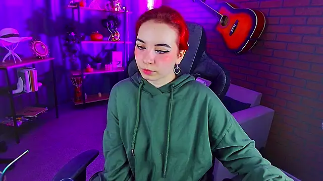 Snapshot of MarcelineChi chatting on 12/04/25, 11:09 MarcelineChi online show from 12/04/25, 11:09