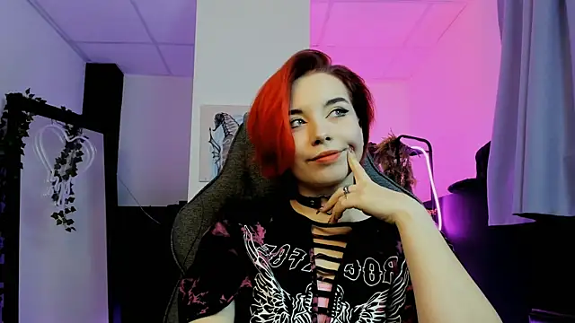 Snapshot of MarcelineChi chatting on 10/16/25, 06:21 MarcelineChi online show from 10/16/25, 06:21