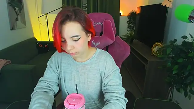 Snapshot of MarcelineChi chatting on 11/12/25, 06:06 MarcelineChi online show from 11/12/25, 06:06