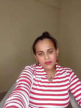 Snapshot of Naughtysilk chatting on 10/21/25, 07:46 Naughtysilk online show from 10/21/25, 07:46