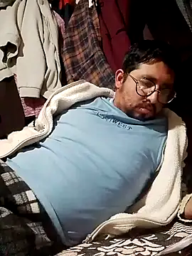 Snapshot of RAJV_ chatting on 10/18/25, 03:41 RAJV online show from 10/18/25, 03:41