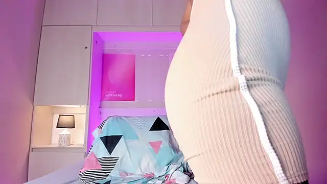 ChloeWiillow online show from 04/23/26, 11:49