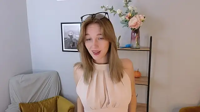 Snapshot of Kathy_Beckr chatting on 10/09/25, 09:10 Kathy Beckr online show from 10/09/25, 09:10