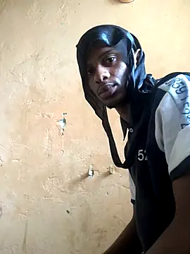 Snapshot of Awelarn chatting on 10/17/25, 06:39 Awelarn online show from 10/17/25, 06:39