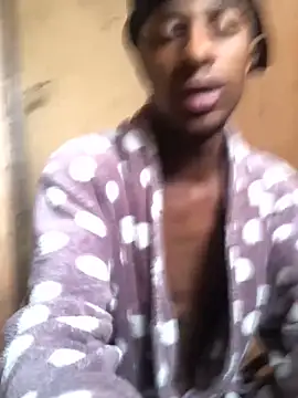 Snapshot of Awelarn chatting on 10/29/25, 05:28 Awelarn online show from 10/29/25, 05:28