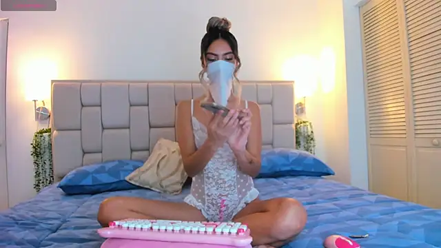 dalila alii online show from 11/27/25, 03:34