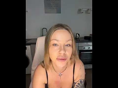 MiraLuna online show from 12/19/25, 09:11