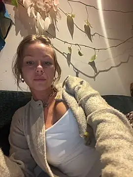 MiraLuna online show from 11/07/25, 08:46