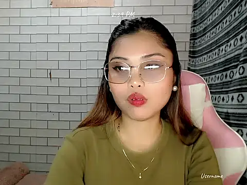 pinay old lover online show from 11/10/25, 06:40