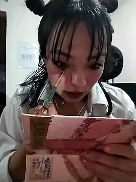 Snapshot of Valentina_Squirt- chatting on 10/09/25, 10:05 Valentina Squirt- online show from 10/09/25, 10:05