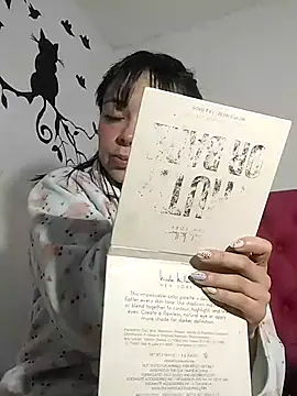 Snapshot of Valentina_Squirt- chatting on 11/20/25, 09:21 Valentina Squirt- online show from 11/20/25, 09:21