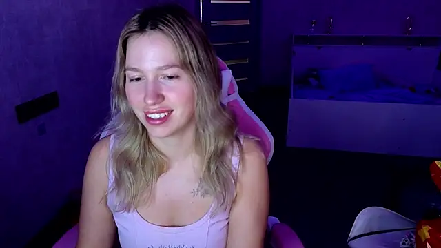 stefany and bettany online show from 11/06/25, 02:54