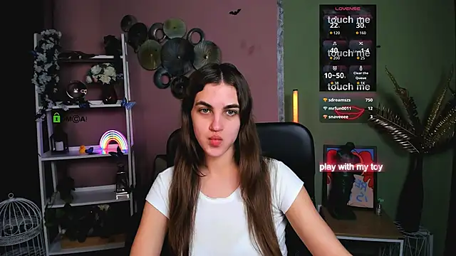 lina fox12 online show from 12/04/25, 01:10