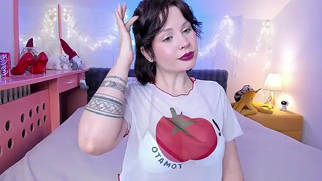 Snapshot of Me-Dea chatting on 02/27/26, 07:19 Me-Dea online show from 02/27/26, 07:19