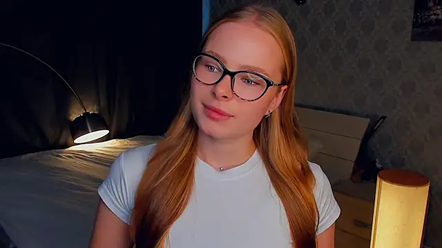 LibbyVenzeio online show from 10/19/25, 07:22