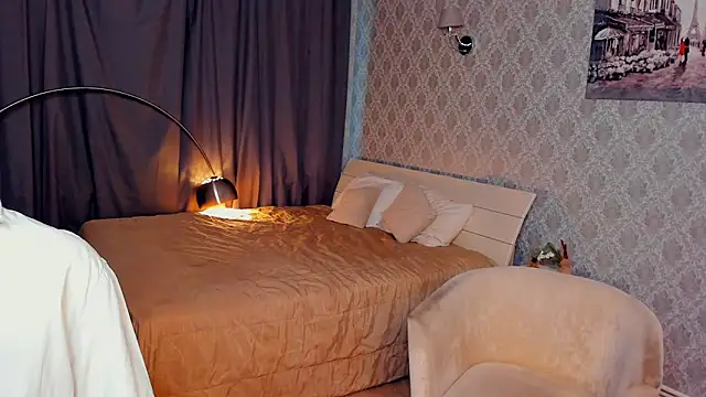 LibbyVenzeio online show from 11/08/25, 07:12