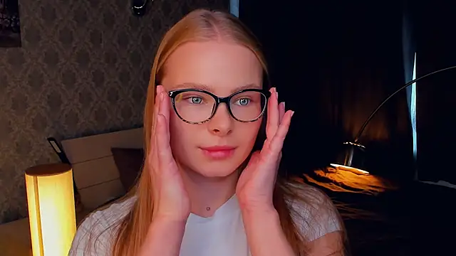 LibbyVenzeio online show from 10/10/25, 07:09