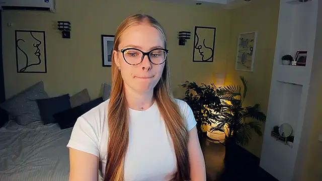 LibbyVenzeio online show from 10/26/25, 07:09