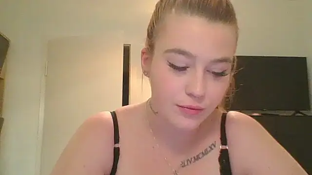 sexycurvy- online show from 11/25/25, 08:47