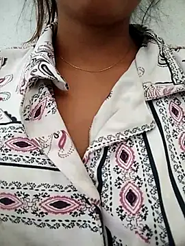 Snapshot of PEEHU-50 chatting on 04/21/26, 01:53 PEEHU-50 online show from 04/21/26, 01:53