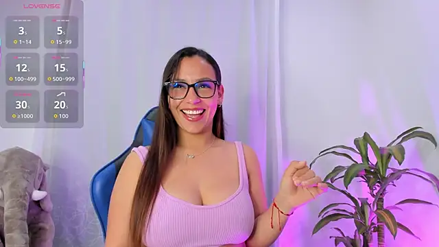 aleaa x online show from 10/26/25, 12:00