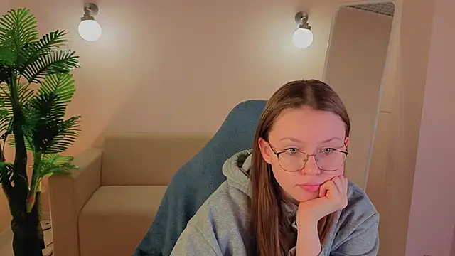 Snapshot of SirenaBlessing chatting on 11/06/25, 03:10 SirenaBlessing online show from 11/06/25, 03:10