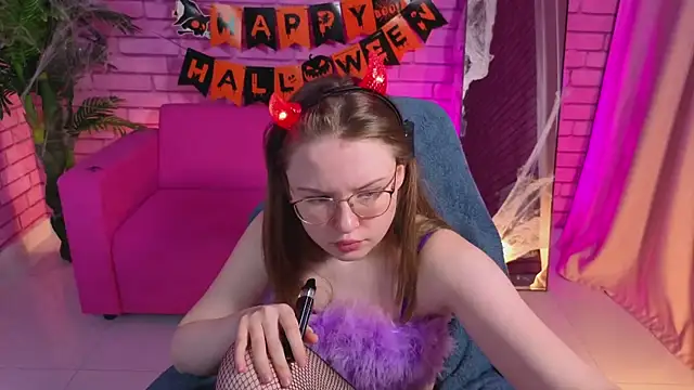 Snapshot of SirenaBlessing chatting on 10/24/25, 03:16 SirenaBlessing online show from 10/24/25, 03:16